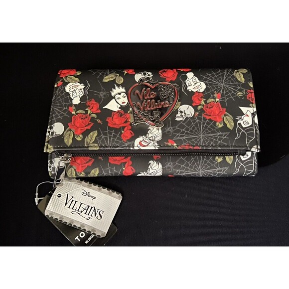 Torrid Disney Vile Villains Cruella Ursula Maleficent Clutch Crossbody Chain NWT - Picture 1 of 6